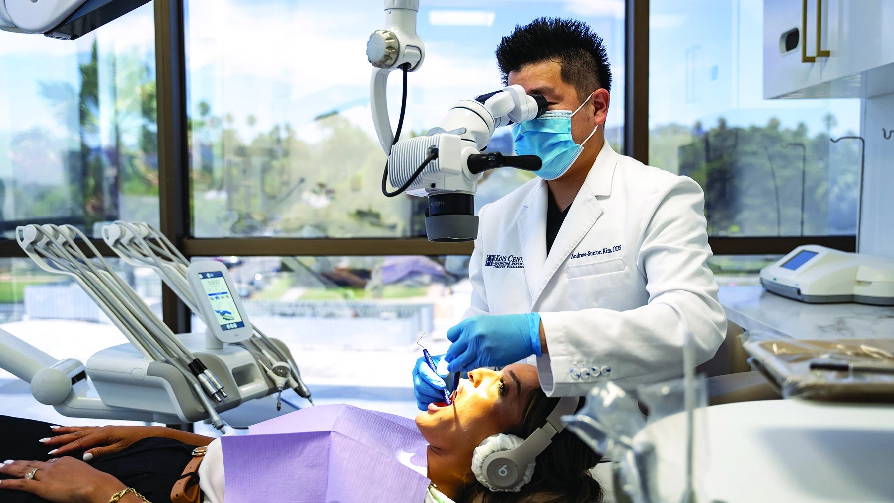 Microscope-enhanced restorative dentistry